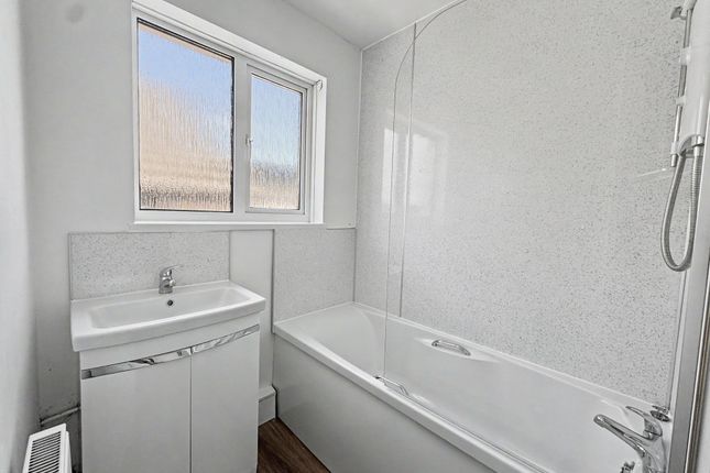 3 Somerset Avenue, Exeter photo 3