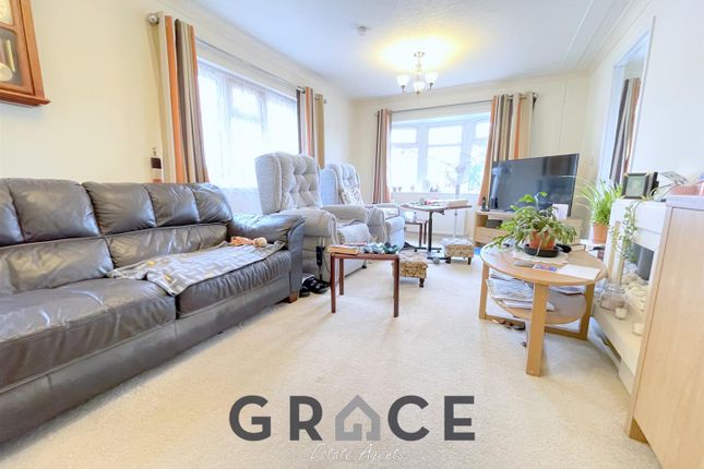 24A, Blueleighs Park, Chalk Hill Lane, Ipswich photo 3