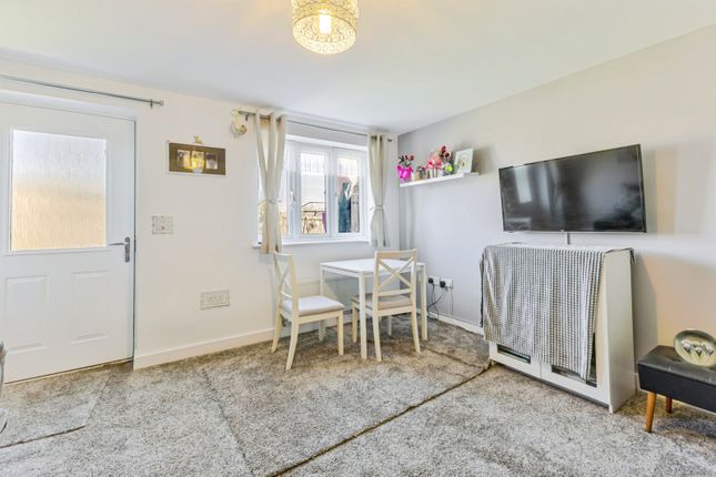 21, David Drive, Northampton photo 3