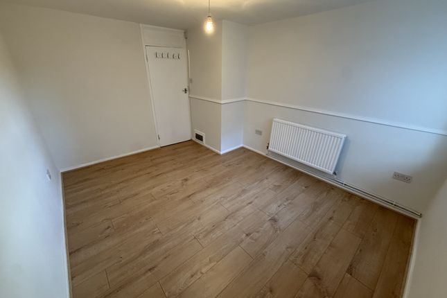 Clements Court, HOUNSLOW photo 2