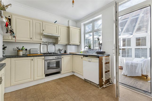 53, Forge Lane, Rochester photo 4