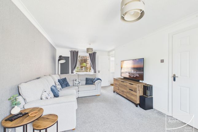 41 Luscombe Road, Paignton photo 2