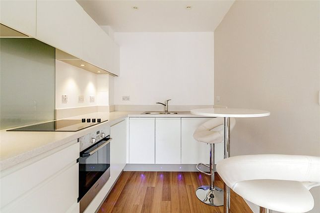 Flat for sale in Clovelly Place, Greenhithe, Kent