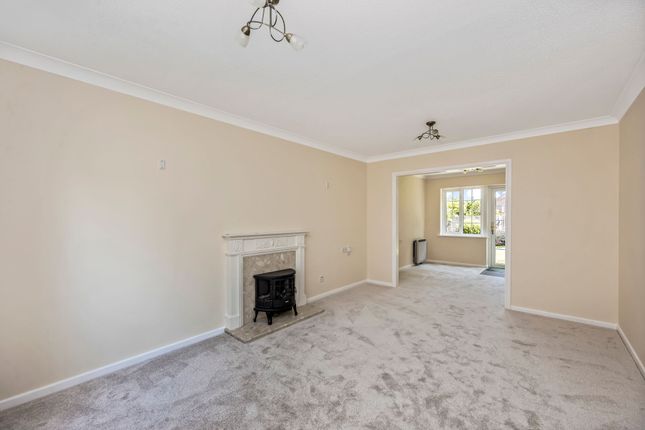 27 Chanctonbury Walk, Pulborough photo 4