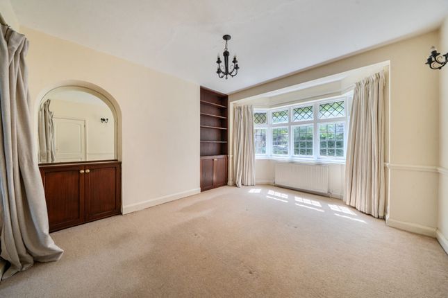 7, Queens Drive, West Acton photo 2