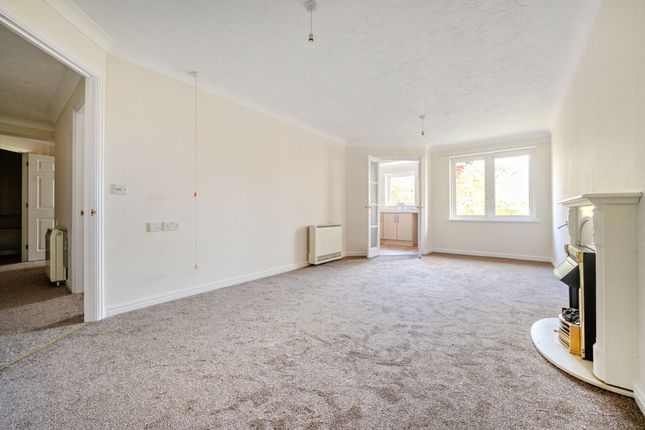 49 Byron Court Stockbridge Road, Chichester photo 2