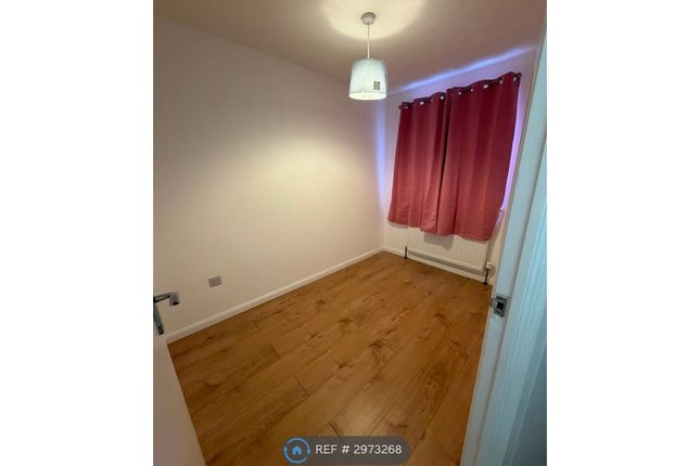 Mahon Close, Enfield photo 5