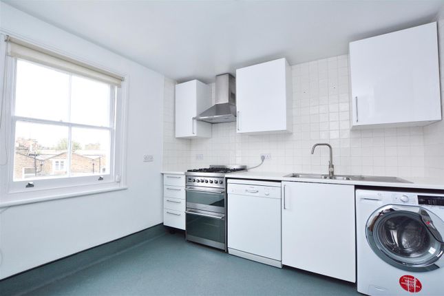 Flat to rent in Goldney Road, London