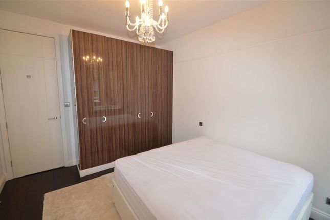 140 Worsley Road, London photo 2