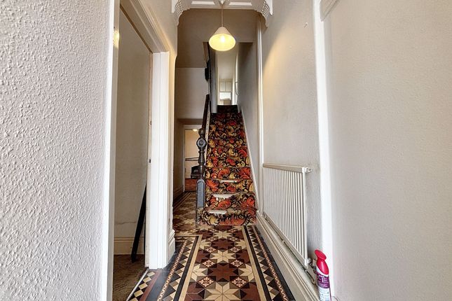 8 Station Street, Barry photo 3