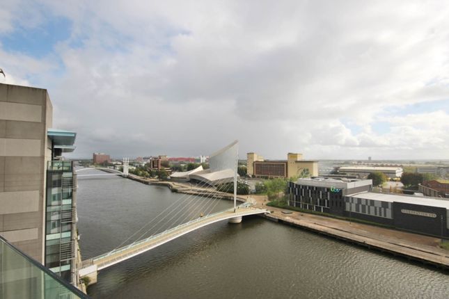 805 The Heart, Media City, Salford photo 2