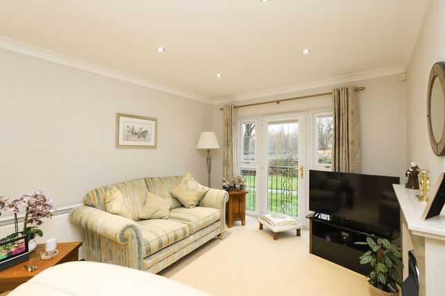 Flat for sale in Hutcliffe Wood View, Sheffield