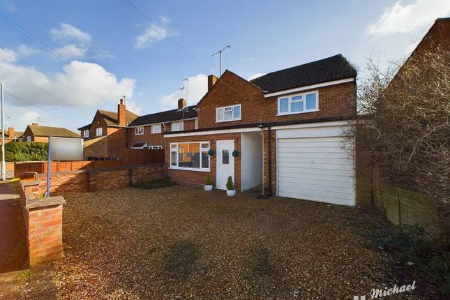 Thumbnail End terrace house for sale in Waterdell, Leighton Buzzard, Bedfordshire