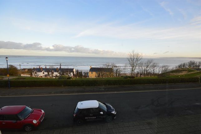 Flat to rent in The Crescent, Filey