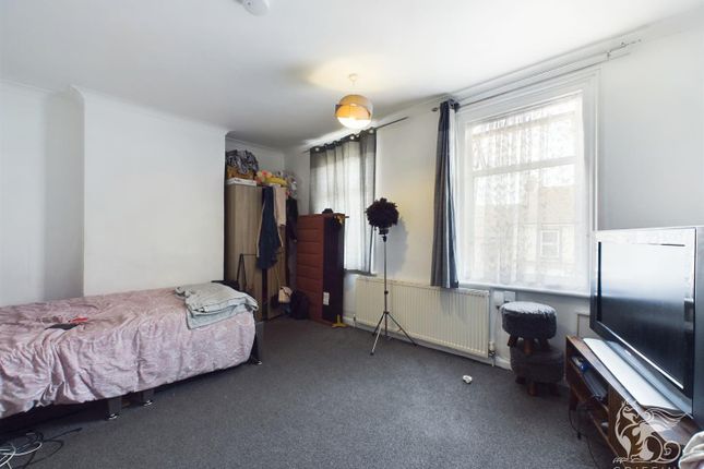Property for sale in Southend Road, Grays