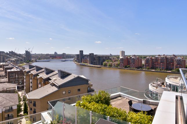 Thumbnail Flat for sale in Bridges Court, London