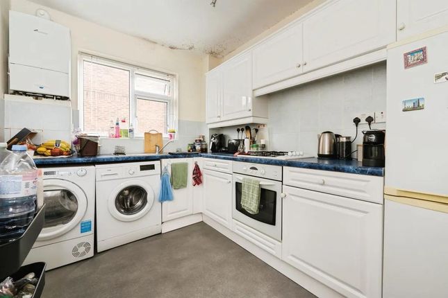 flat 1 Julian court, Woodmill Lane, SOUTHAMPTON photo 4
