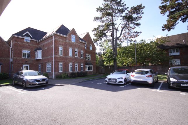 Thumbnail Flat for sale in Paxton Road, Fareham