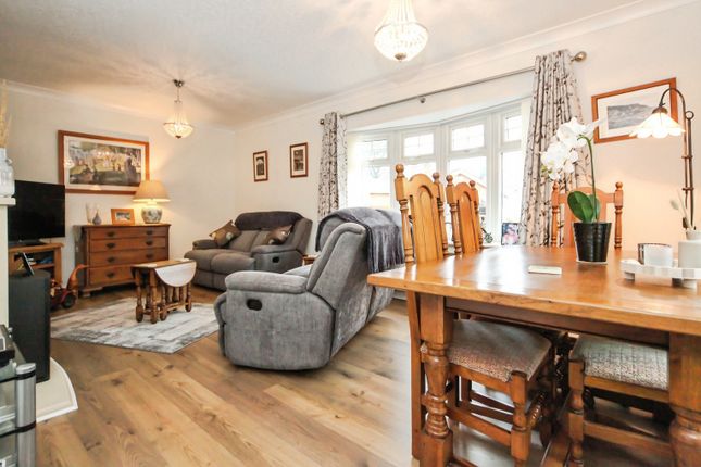 55, Ratliffe Road, Rugby photo 4