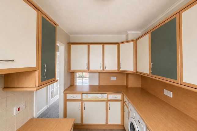 6, Place Farm Avenue, Orpington photo 2