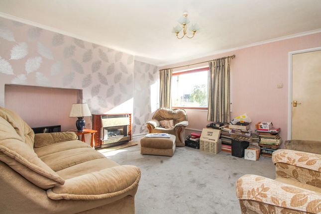 16, Willoughby Close, Bedford photo 3