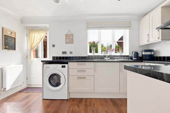 2, Churchfields Road, Long Stratton photo 3