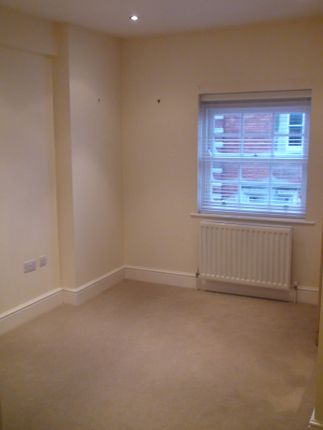 69, High Street, Hemel Hempstead photo 5