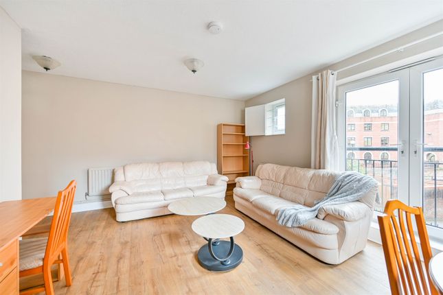 Mayflower Court, Highbridge Wharf, Reading photo 4