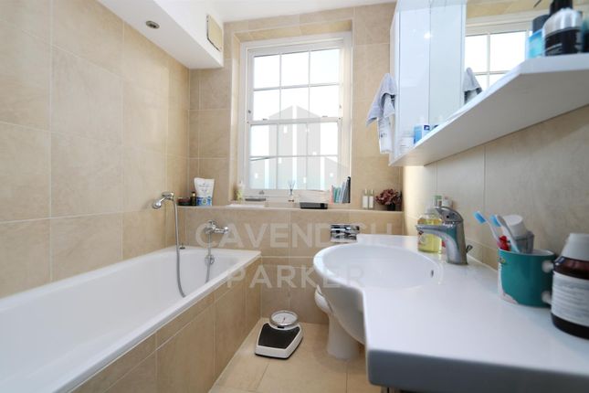 Flat to rent in Myddelton Square, Clerkenwell, London