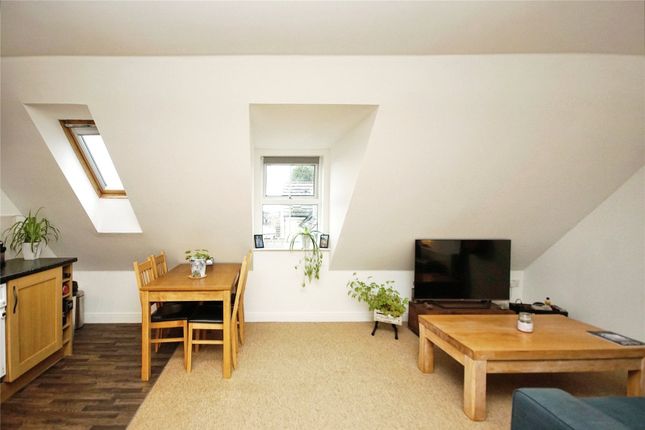 Flat for sale in Dragonfly Close, Kingswood, Bristol, Gloucestershire