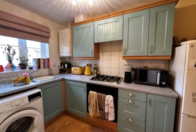 26, Woodrush Gardens, Carterton photo 3