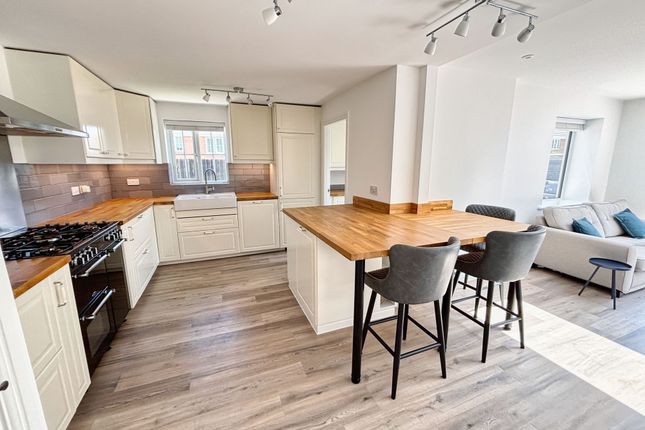 21 Heol Y Fronfraith Fawr, Bridgend photo 4