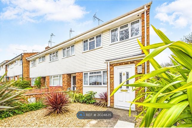 3-bed house on Bourne Court, Basingstoke, £1,535/mo