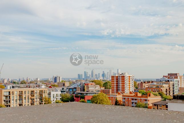 Flat 39, Soda Studios, London photo 2