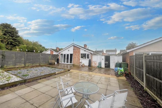 27, Baccara Grove, Bletchley photo 4