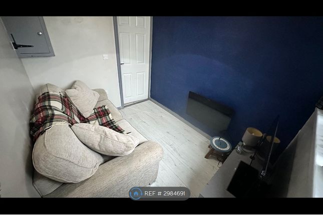 Eastcroft Road, Wolverhampton photo 3
