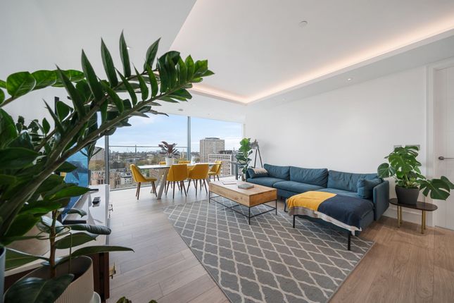 Flat for sale in Bollinder Place, Carrara Tower