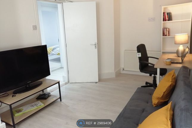 Unit  Kilvey Terrace, St Thomas, Swansea photo 3