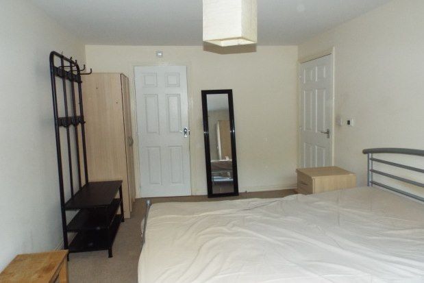 Flat to rent in Thistle House, Swindon