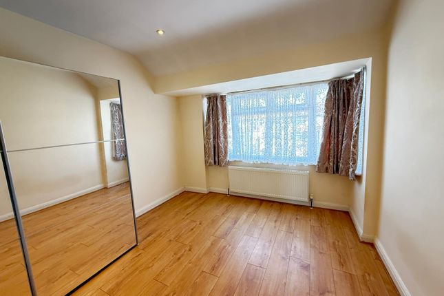 00, Abercorn Crescent, Harrow photo 4