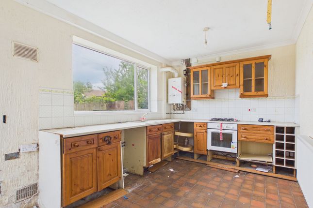 26 Sycamore Avenue, Barry photo 2