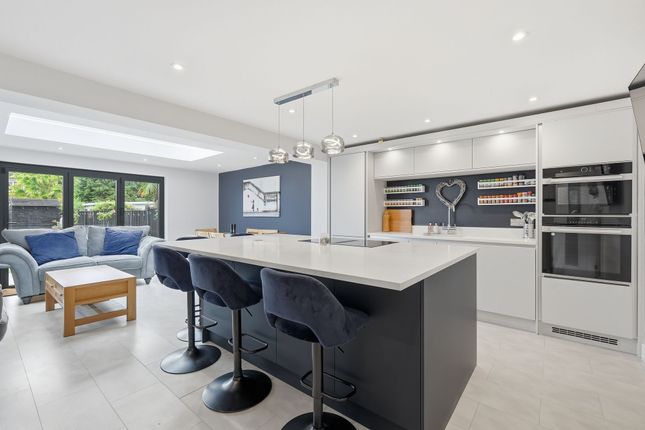 40 Stoney Hills, Billericay photo 3