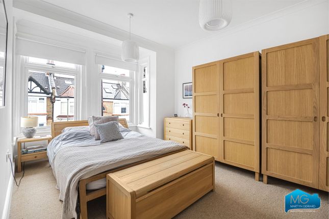 8, Park Hall Road, London photo 3