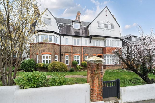 2-bed flat on Flat 3, 8 Croham Park Avenue, South Croydon, £350,000