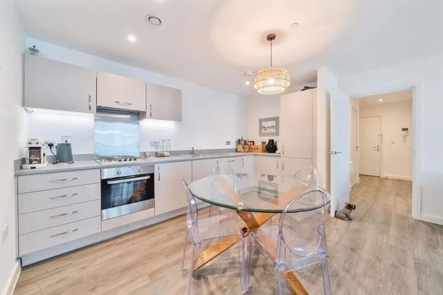 9 Carver House, 8 Spitfire Chase, Walton on Thames photo 4