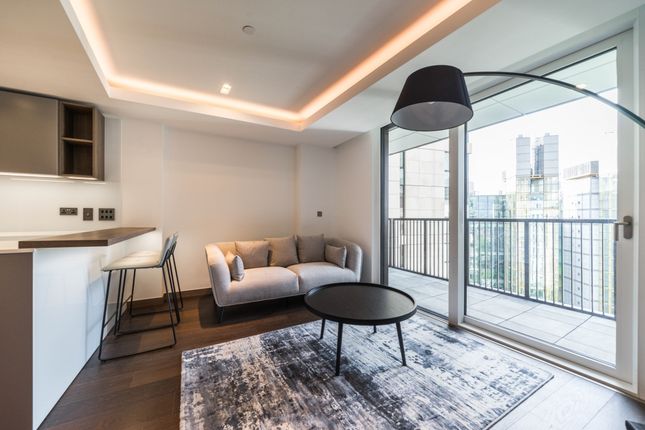 Flat to rent in North Wharf Road, London