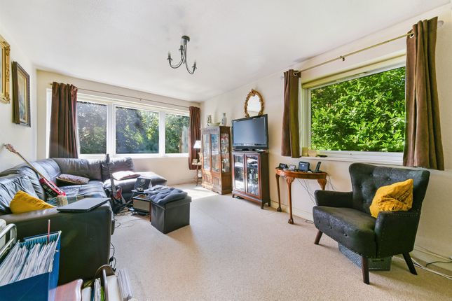 Flat for sale in Bramley Hill, South Croydon