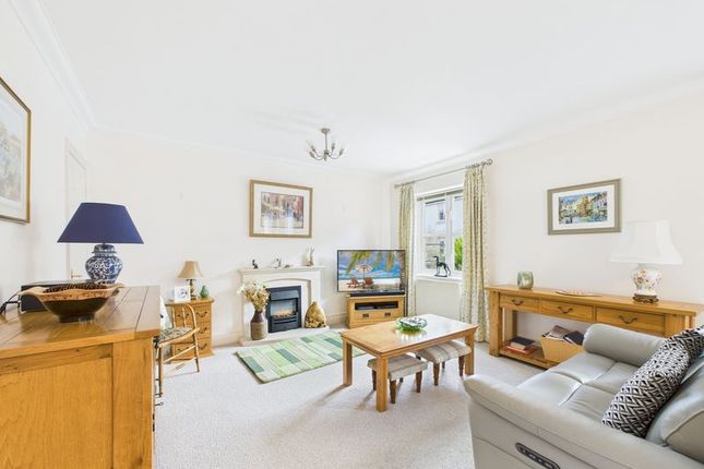 19, Millbrook Walk, Stroud photo 4