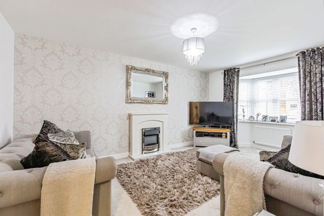 66, Gardenfield, Rushden photo 2