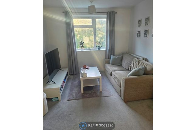Flat, A Addison Road Sarisbury Green, Southampton photo 3